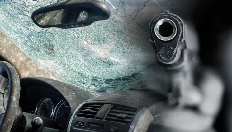 катастрофа пистолет - СТРАШЕН ЕКШЪН В СОФИЯ: Шофьор извади пистолет след катастрофа!