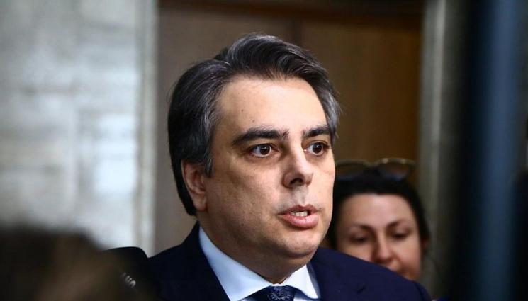 Асен Василев - Асен Василев: Върви силен натиск по овладяване - кметове и общинари на ПП да си сменят боята