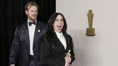 Billie Eilish работи по „нещо много, много специално“ с James Cameron
