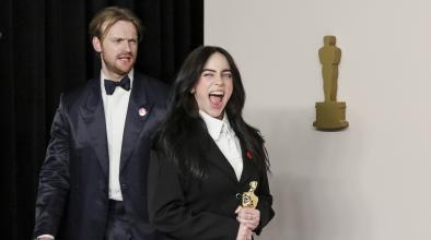 Billie Eilish работи по „нещо много, много специално“ с James Cameron