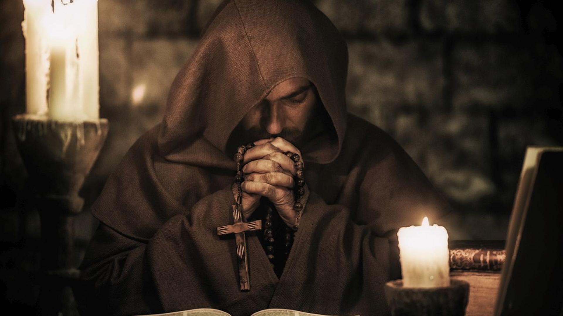 Живот в усамотение изпълнен с молитви и усилен труд –