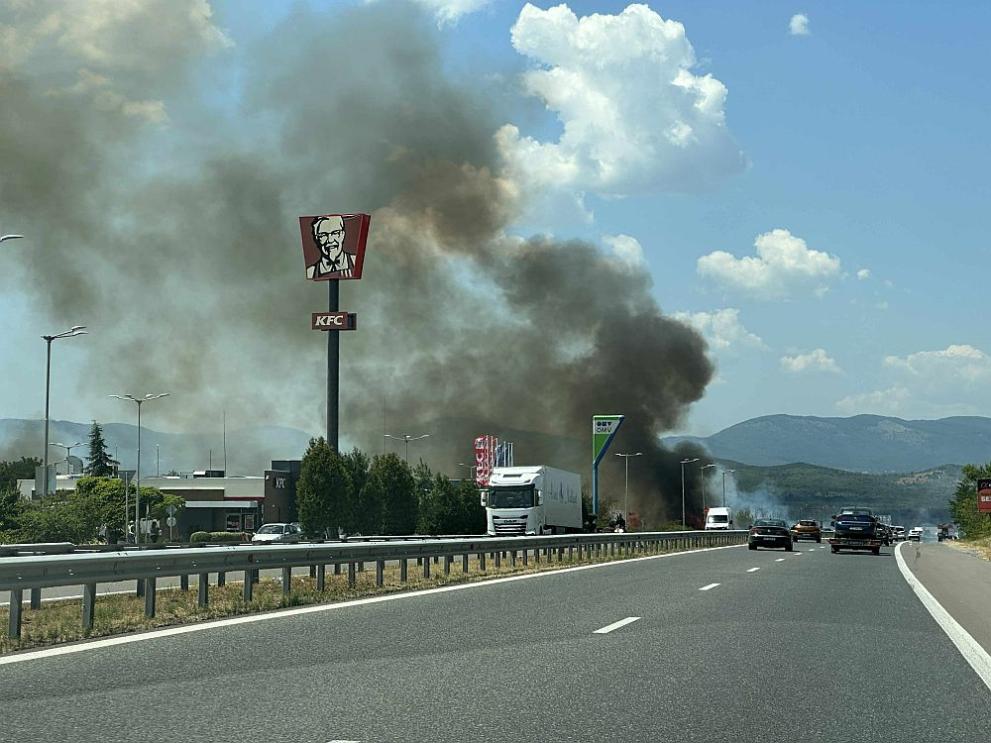 Голям пожар гори на 73-ти км на магистрала Тракия в