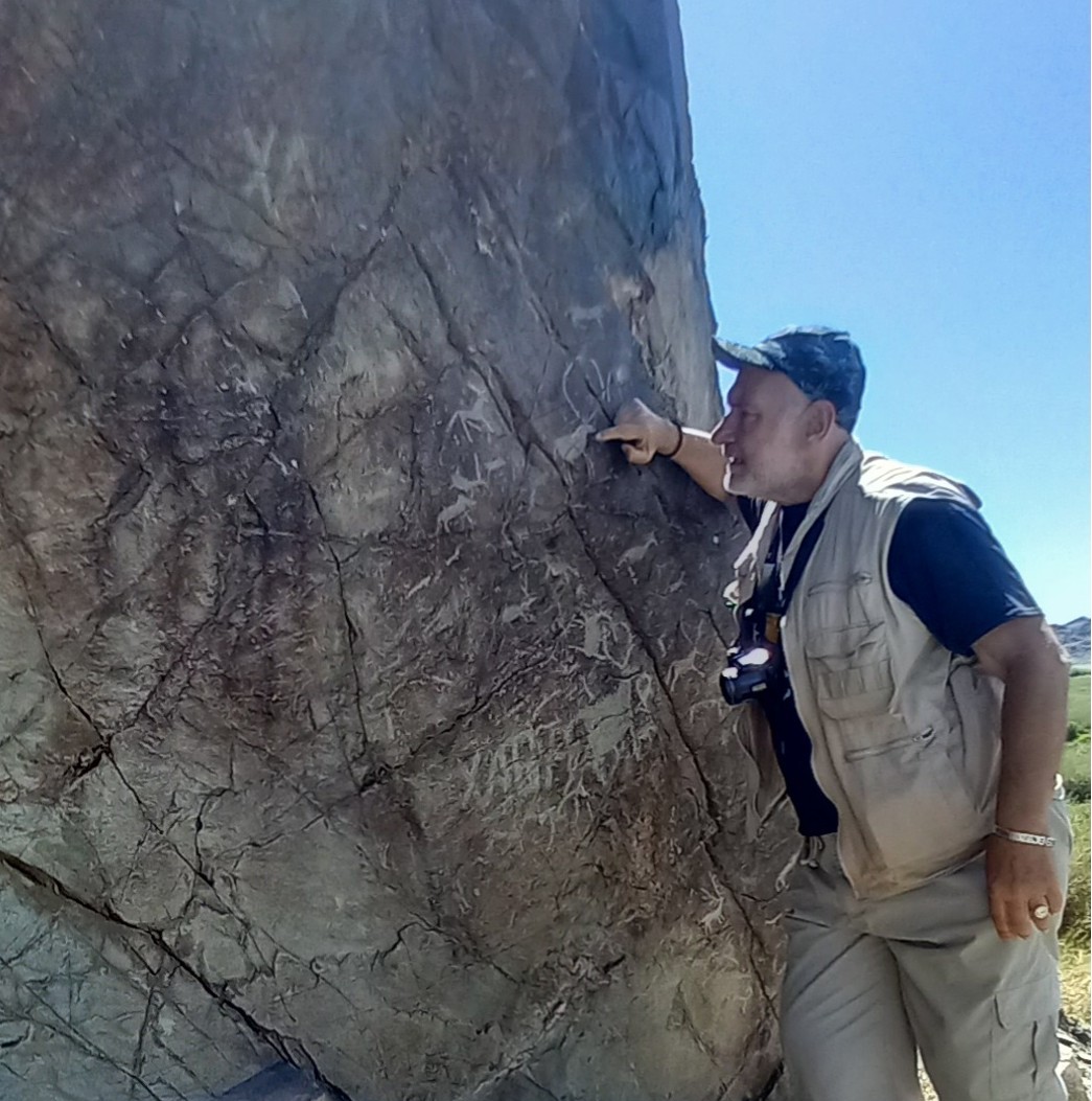 Археологът проф Николай Овчаров