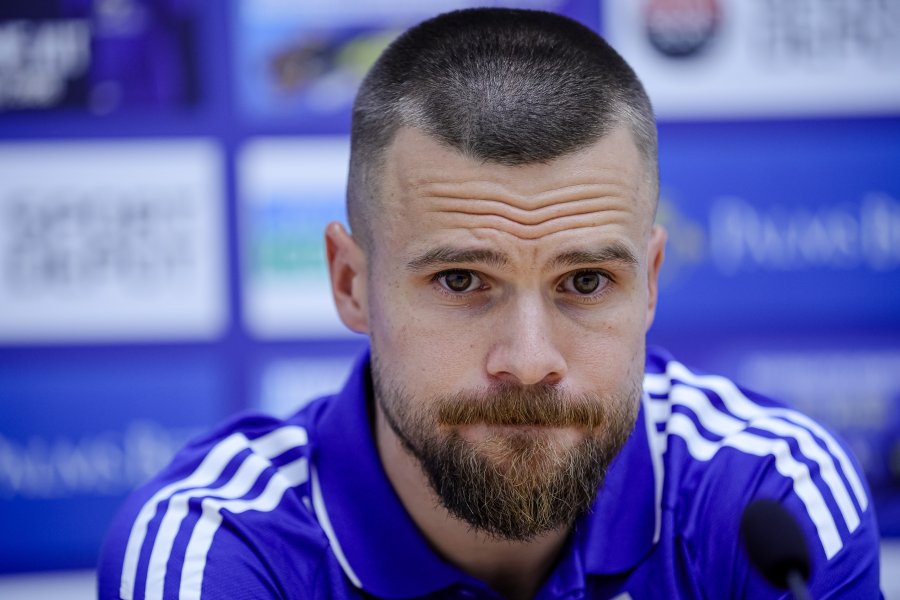 Пресконференция на Хулио Веласкес и Радослав Кирилов преди първия мач1