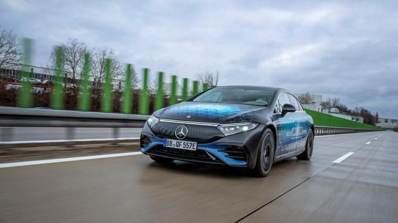Mercedes твърдотелни батерии