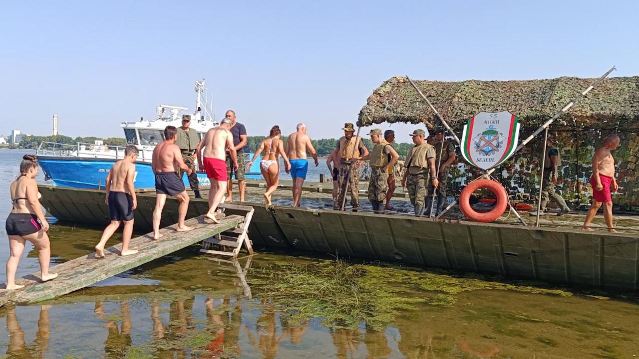 Масово преплуване на река Дунав при Свищов