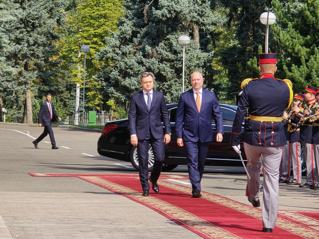 <p>Премиерът Желязков на визита в Молдова.</p>
