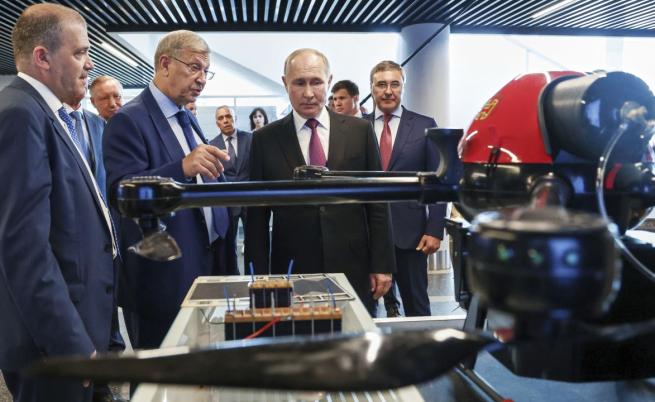 Украйна атакува Санкт Петербург при посещение на Владимир Путин
