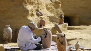 Отпечатък от ръка оставен преди 4000 години върху глинен съд