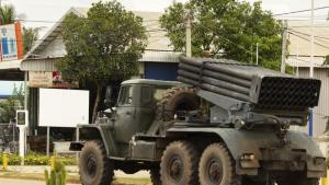 Камбоджански военни машини се оттеглят от границата с Тайланд