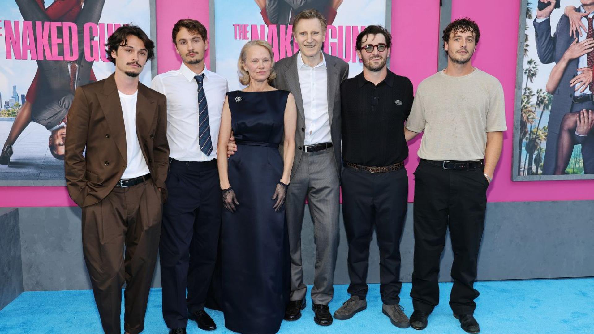 Звездите на комедията Голо оръжие Памела Андерсън и Лиъм Нийсън