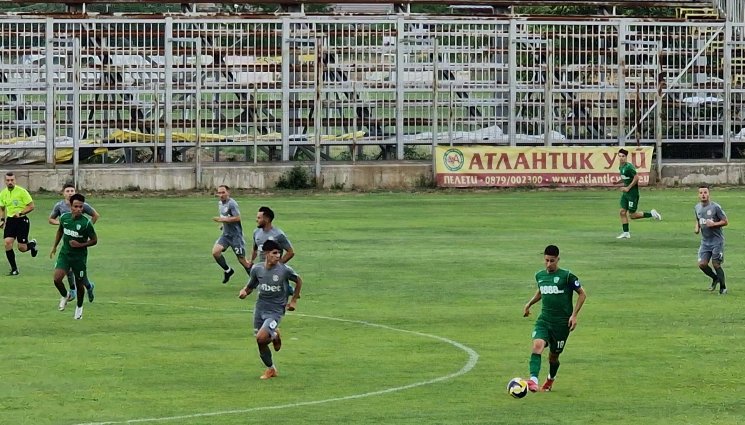 Берое Загорец - Сезонът започна, но Берое играе контроли - тимът от Стара Загора се огъна под натиска на съперника от Нова Загора