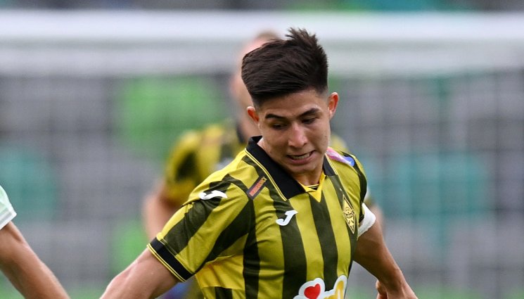 Дастан Сатпаев - Само на 16 години, а бележи в ШЛ