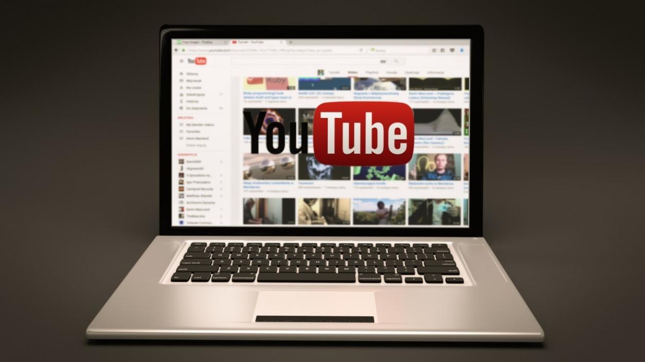 Австралия забранява и YouTube за деца под 16 години