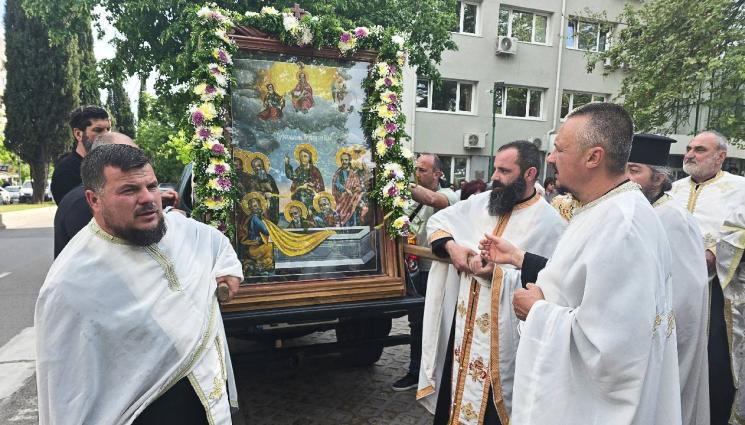 чудеса и вяра - ЧУДЕСА И ВЯРА: Зимни именици черпят и през август