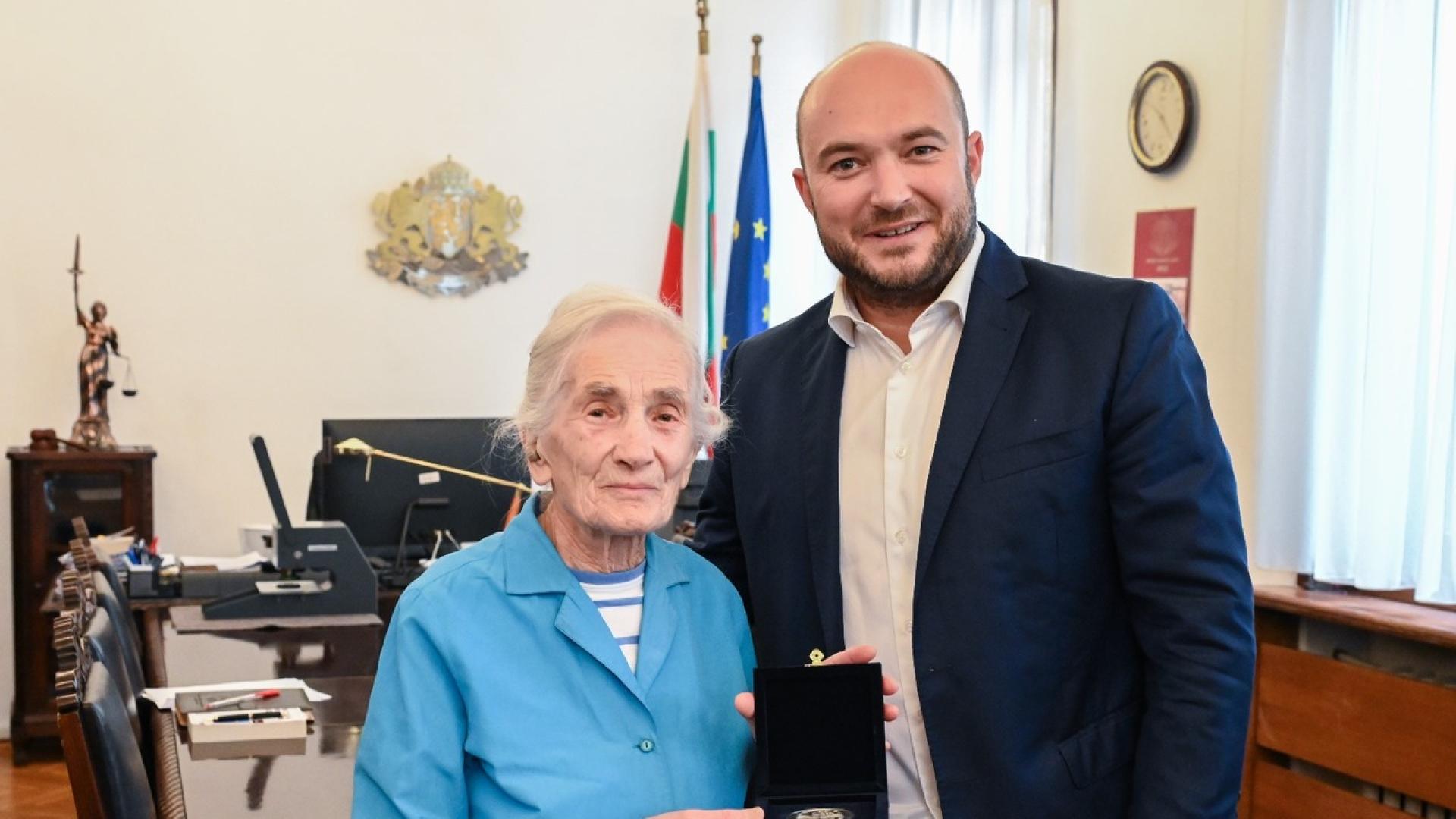 След разследване на още една мярка на държавата срещу имотната