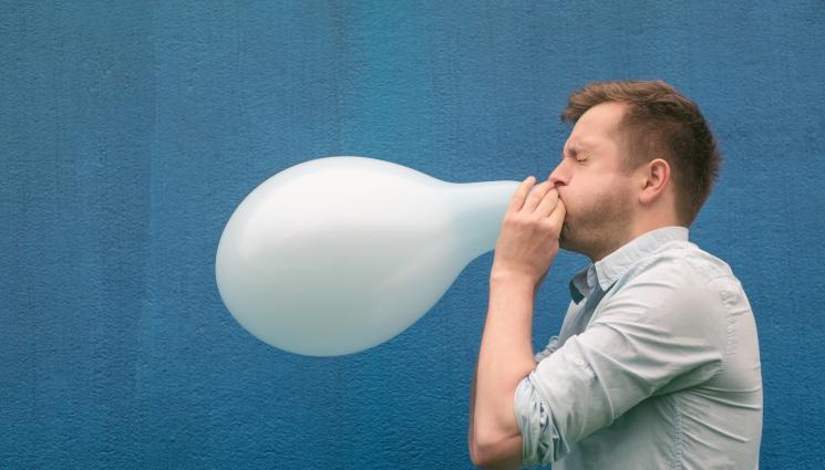 балон - СПРАВОЧНИК НА СПИХОПАТА: Романтик се плаши до смърт от балони!