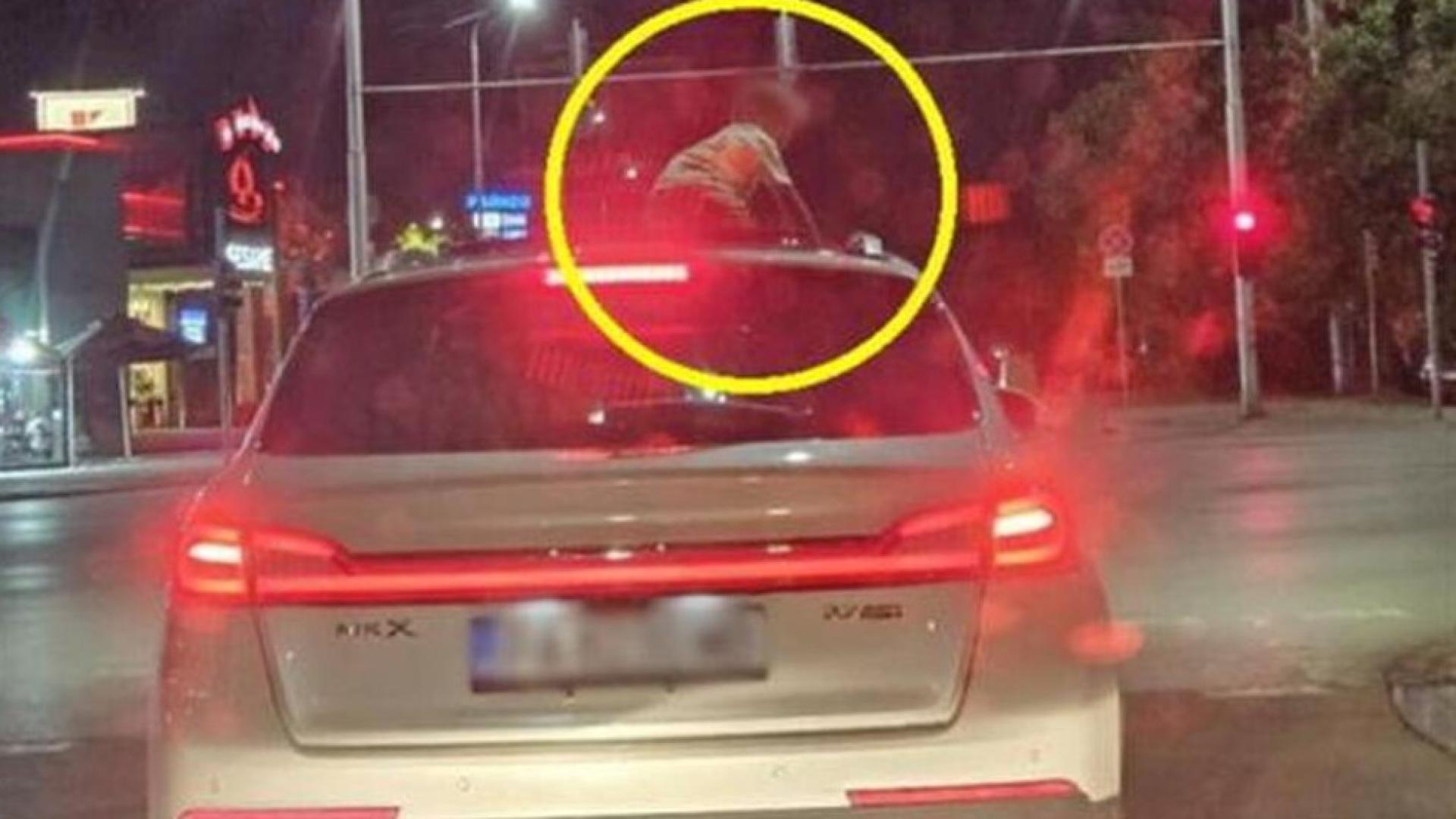 Заснеха 4 годишно дете да се вози на люка на движещ