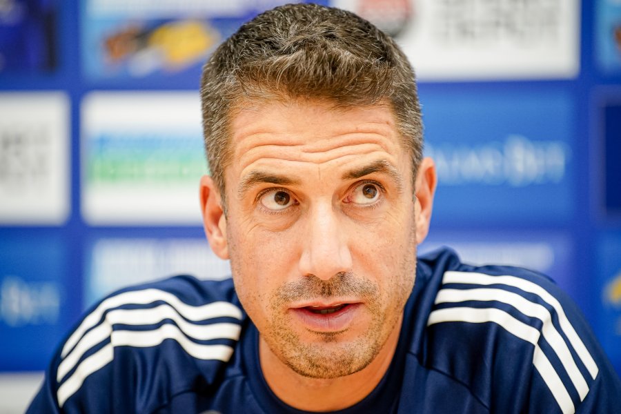 Пресконференция на Хулио Веласкес преди дербито със Славия1