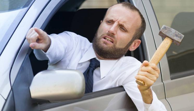 д - ЗА 150 ЛЕВА В МОНТАНА: Псуваш, заплашваш и раздаваш тупаници на пияно