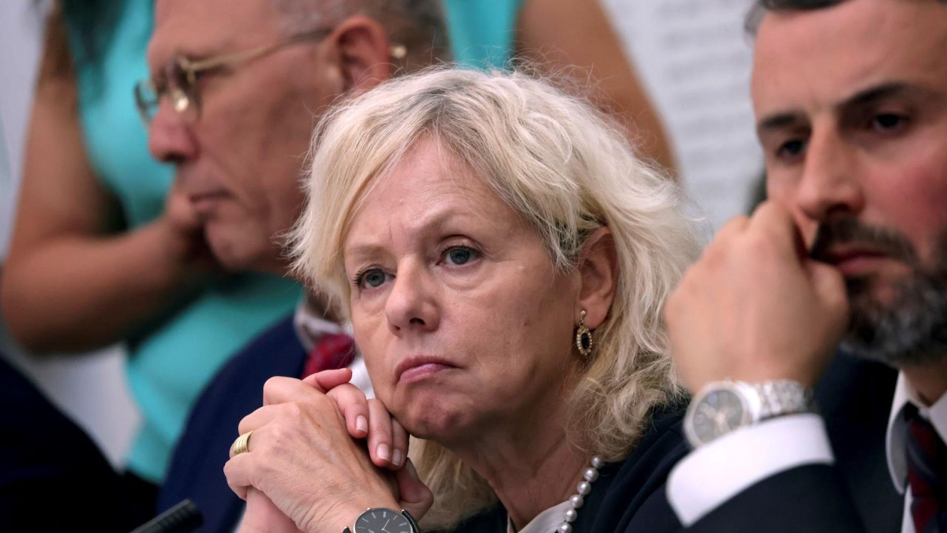 Дясното правителство на Израел гласува решение да освободи от длъжност