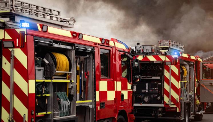 d - ИГРАЧКА-ПЛАЧКА: Хлапе пироман остави семейства на улицата! (СНИМКА)