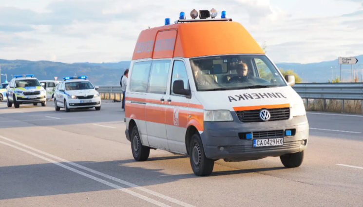 д - СОФИЙСКА КАСАПНИЦА: Човек е с откъснат крак след тежка катастрофа на Околовръстното! (СНИМКИ)