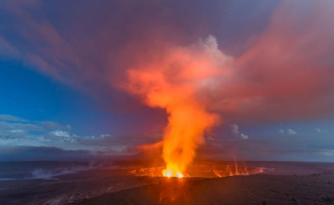 Девет часа огън и лава: Вулканът Килауеа изригна в Хавай (ВИДЕО)
