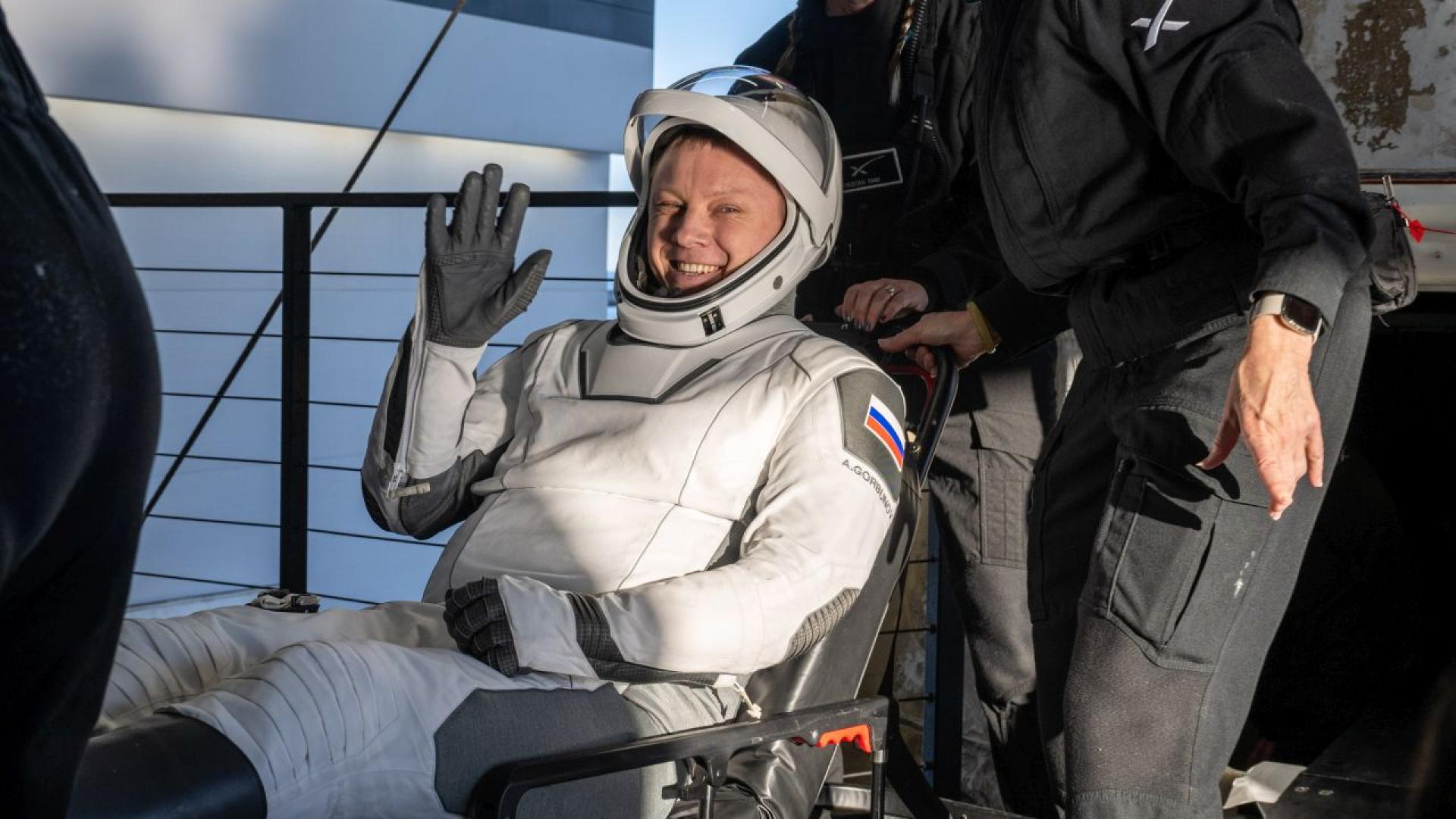 Един от двамата астронавти на НАСА които бяха блокирани в Космоса