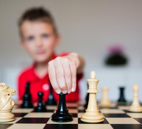 В свят в който екраните често заменят книгите и игрите