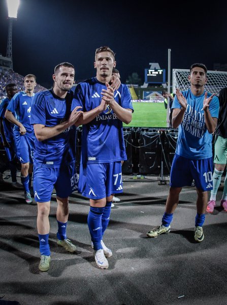 Радостта на играчи и фенове след победата на Левски над1