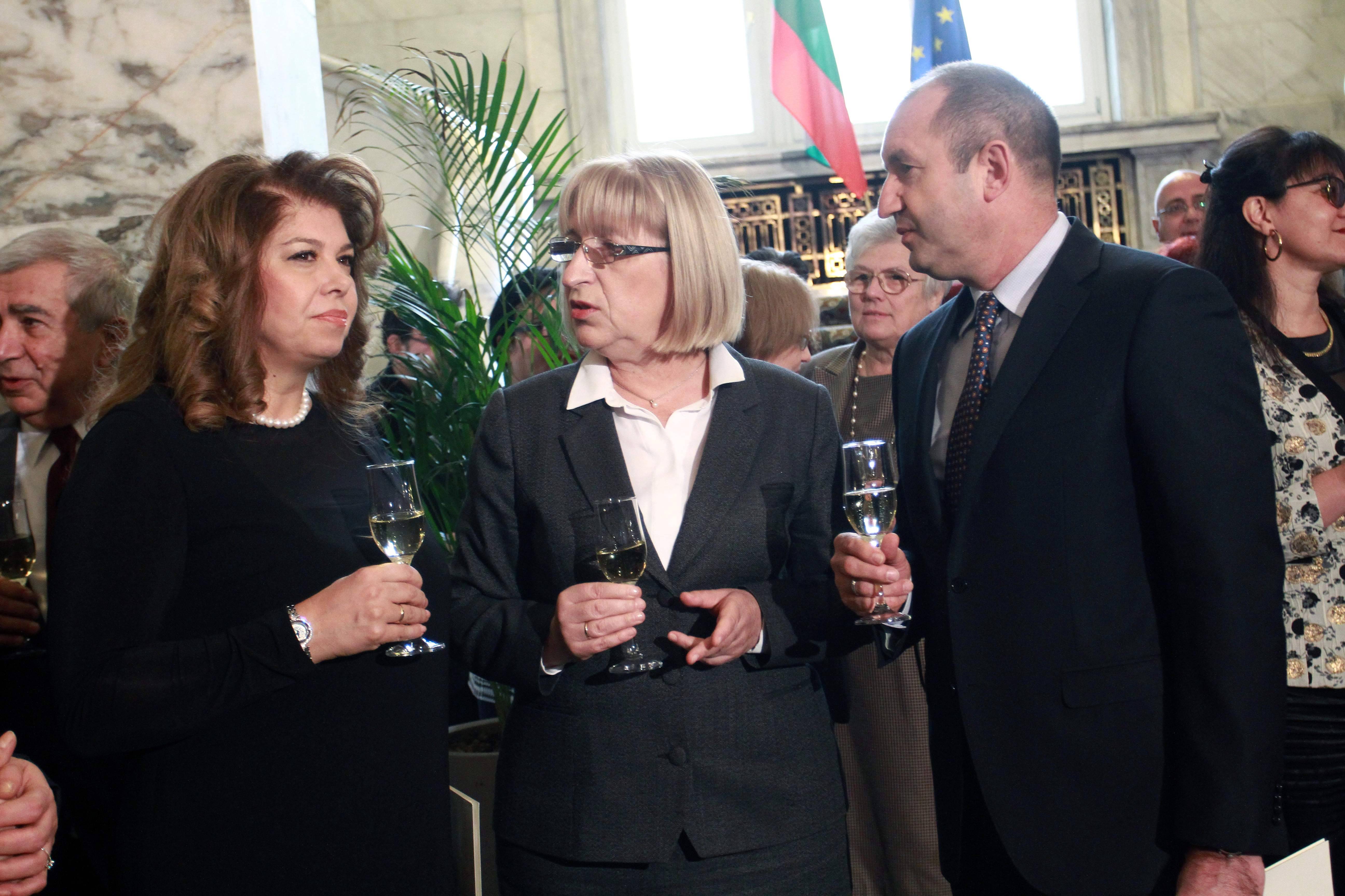 Илияна Йотова