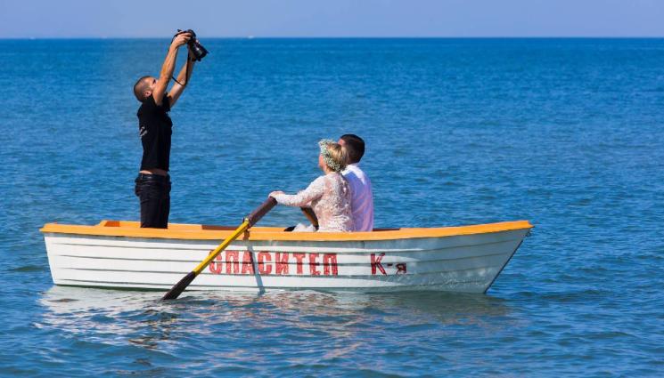 d - БЛЯСЪК: Сватбената рокля, която пленява! (СНИМКИ)