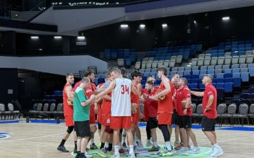 България приема Нидерландия в Самоков