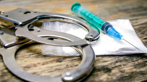 Акция на полицията в Пазарджишко, петима са задържани с наркотици