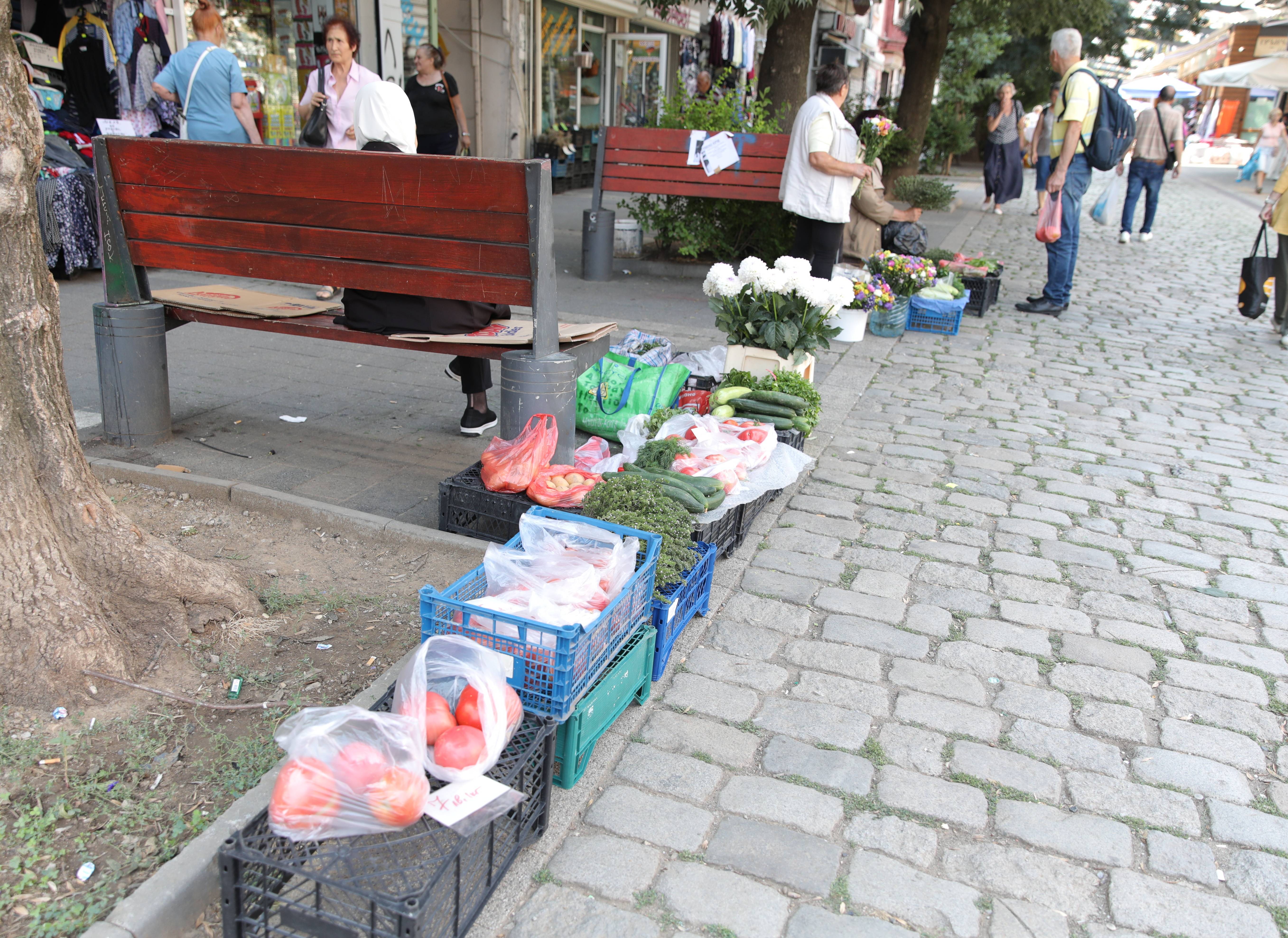 пазар Женски пазар зеленчуци плодове