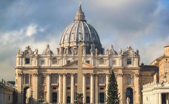 „Не се опитвам да изнудвам никого“: Ватиканът е обвинен в пране на пари от бивш служител