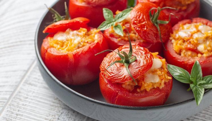 рецепти - Пълнени домати по пет различни начина - лесно и вкусно хапване за топлите дни