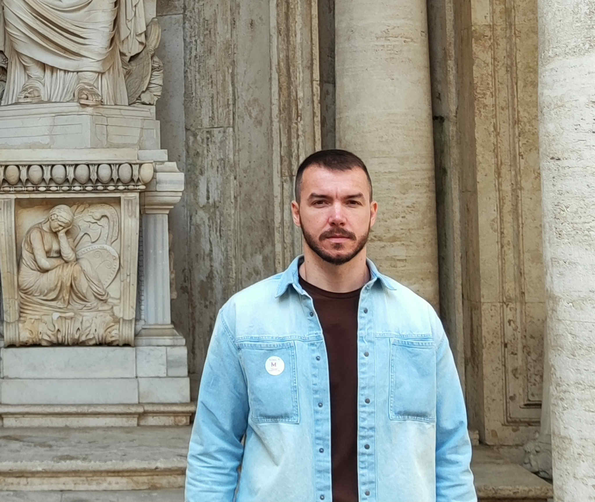 Виктор Комбов