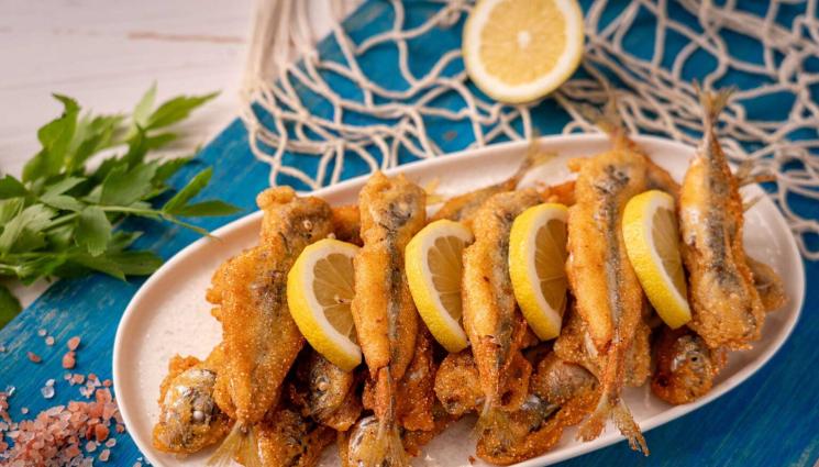 рецепти - Гответе с matekitchen.com: Нежен и вкусен сафрид - паниран или пък с картофи и яйца (ВИДЕО)