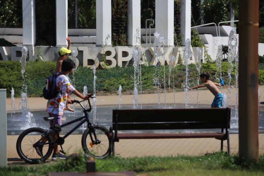 Разхлаждане в парк Възраждане 