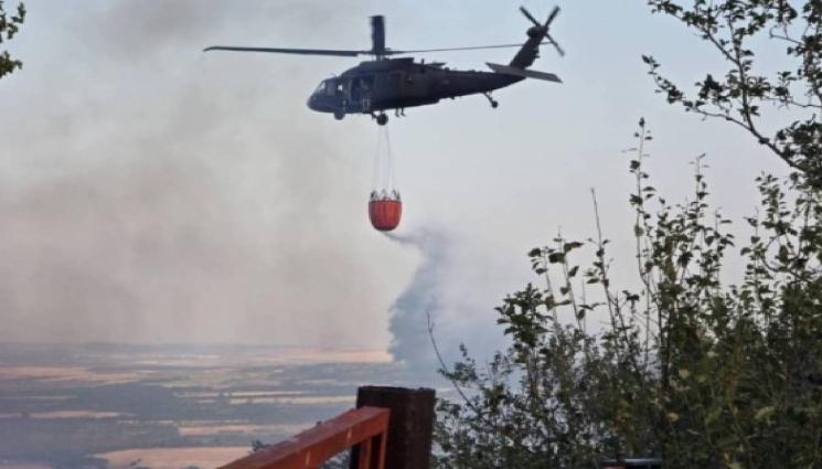 вертолет гаси пожар - ПОЖАРЪТ НАСТЪПВА: Евакуираха село Скала! (ВИДЕО)