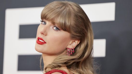 Taylor Swift обявява новия си албум „The Life Of A Showgirl“