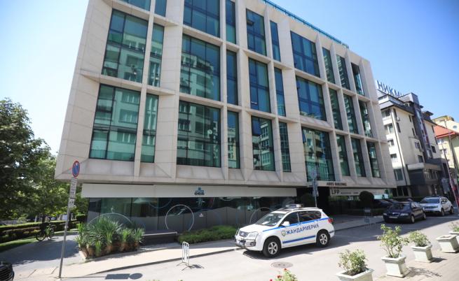 Претърсват търговци на оръжие у нас заради санкциите срещу Русия (СНИМКИ/ВИДЕО)