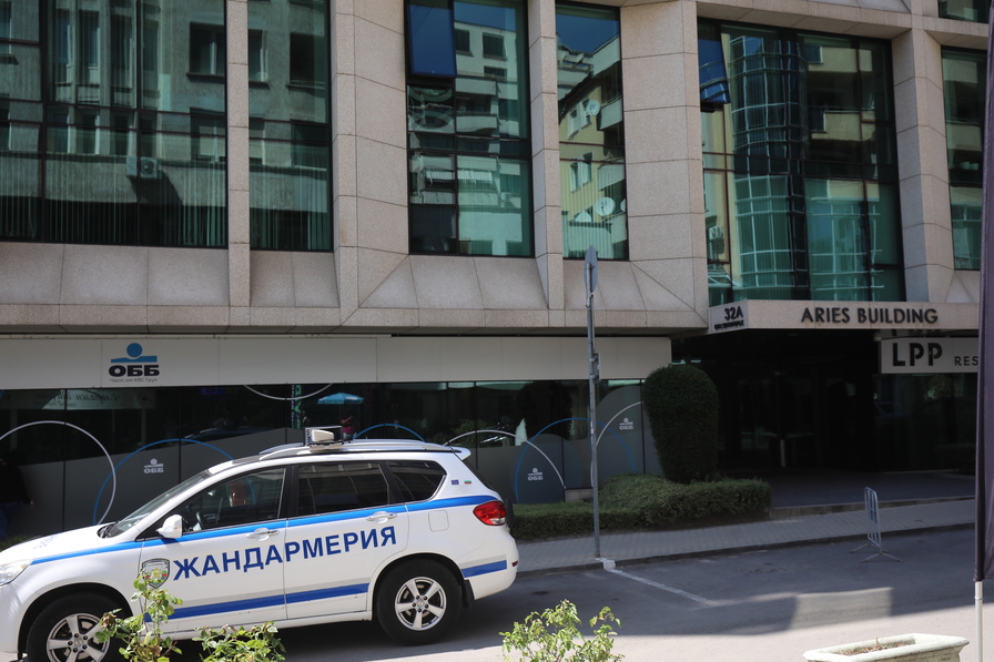 <p>Претърсват търговци на оръжие у нас заради санкциите срещу Русия</p>