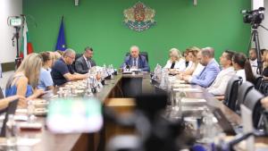 Туризмът заедно с транспорта е секторът който ще има най