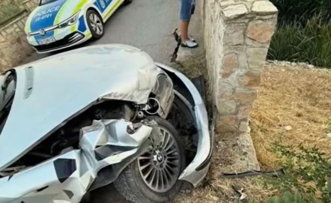 След дрифт: 18-годишeн се заби в мост в Костинброд (ВИДЕО) След дрифт: 18-годишeн се заби в мост в Костинброд (ВИДЕО)