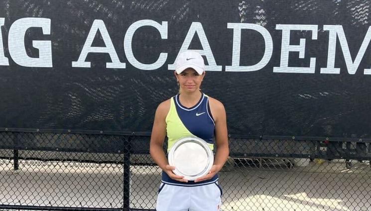 Ива Иванова - Ива Иванова стартира с победа на двойки на турнир по тенис в Тунис