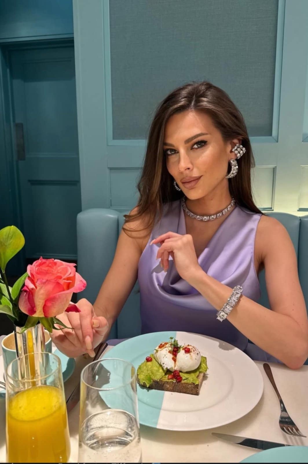 Лора Асенова