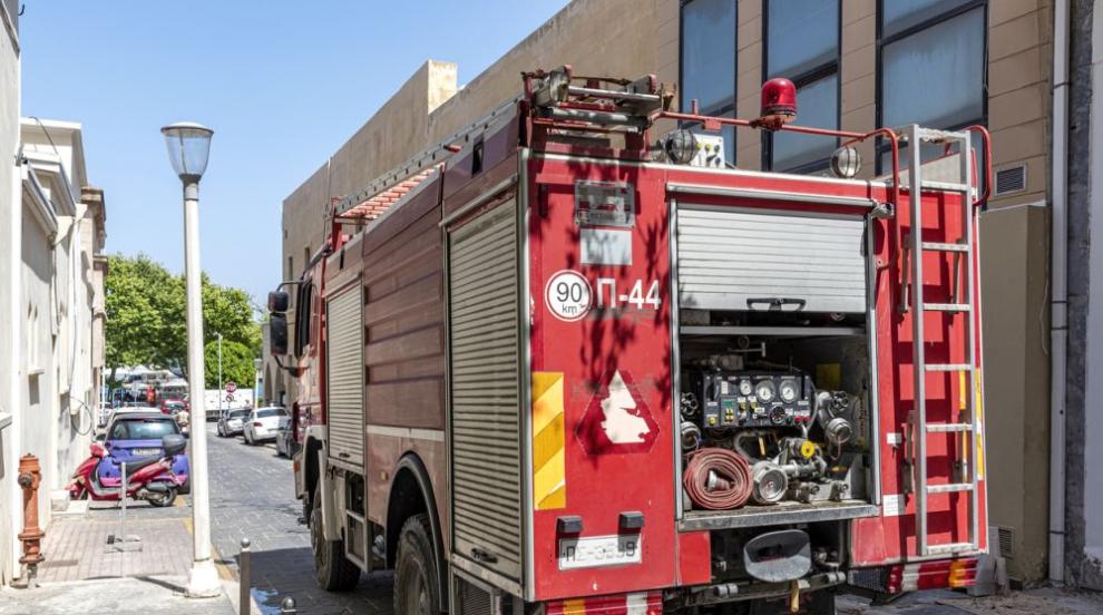 Гръцките власти издадоха предупреждение за опасност в района на Солун заради дим от горяща фабрика